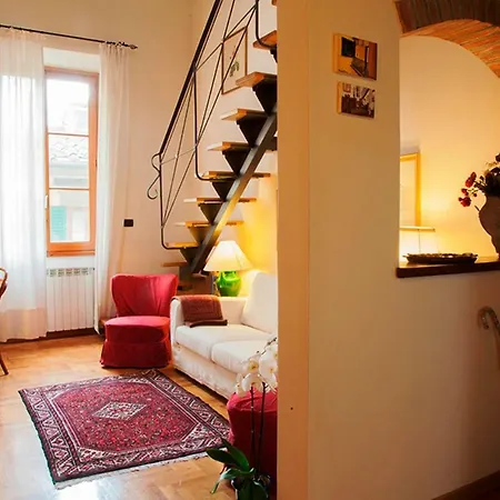 Small Luxury Houses *